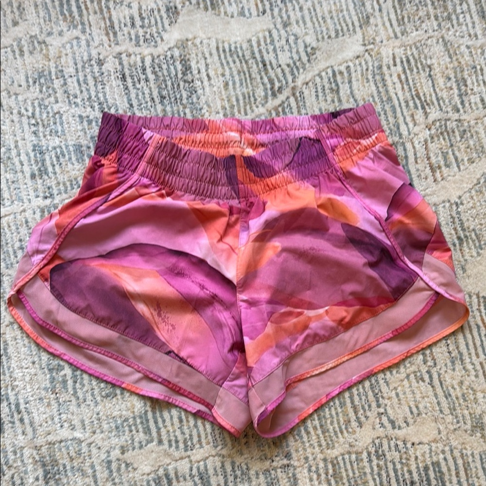 Athleta Printed Mesh Racer Run Shorts 4” SMALL